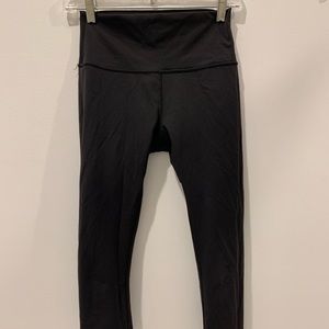 Lululemon Wunder Under Leggings (cropped)
